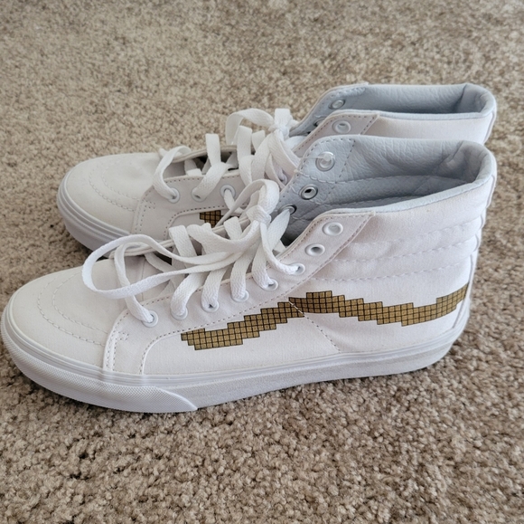 Vans Nintendo Sk8 Size 6 Men 7.5 Ladies NWT - Picture 1 of 6